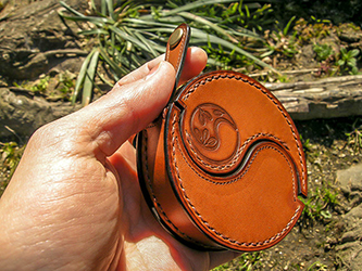 コインケース【蕾鼓〜raiko〜】スナップを外す